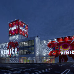 オシャレ度100％！ハイブランドでもおなじみの「花柄」を巧みに使い、女性の心をわしづかみしています！ショッピングモールに出かけるような気分で遊びに行く演出を設計デザインに込めました！