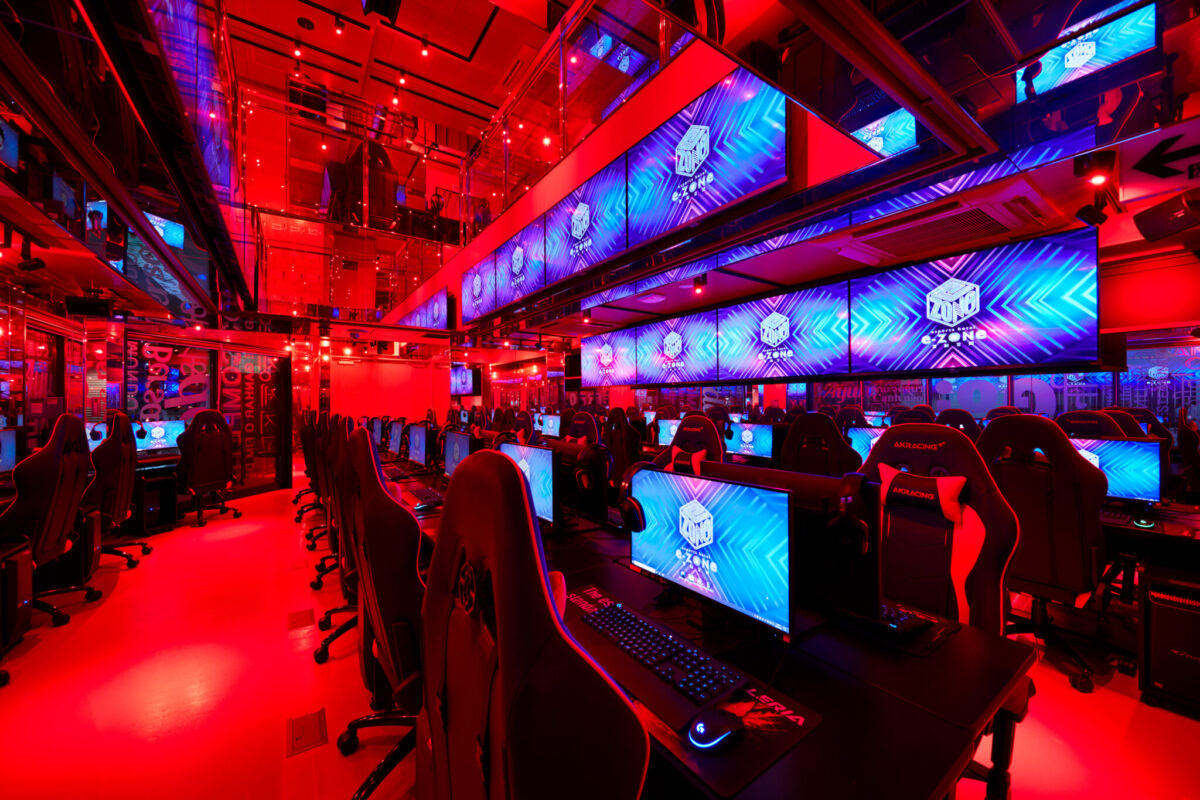 esports hotel e-ZONe -電脳空間-