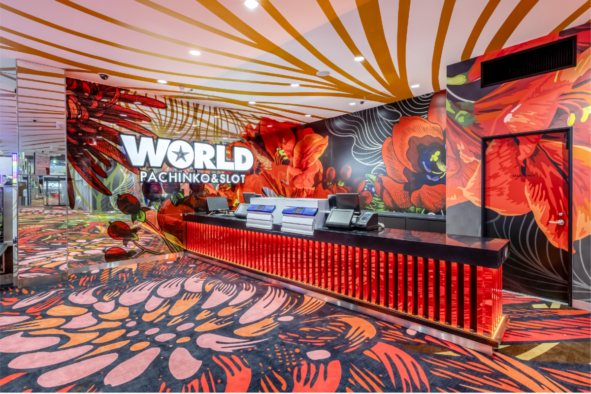 亀岡WORLD3華麗にオープン！スロットを華やかに彩るフラワーLED演出が、集客の鍵を握る！