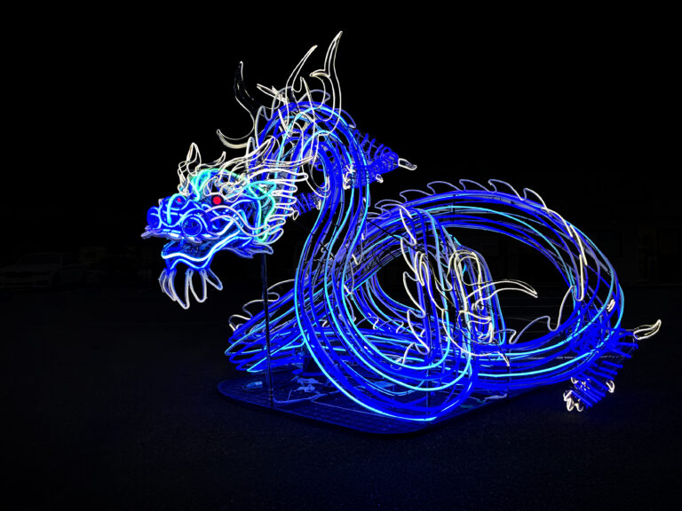 朱雀のLEDモニュメント