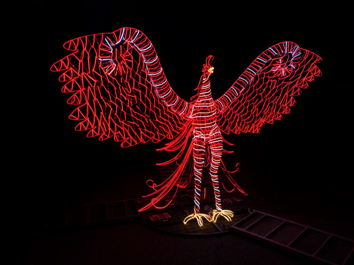 朱雀のLEDモニュメント